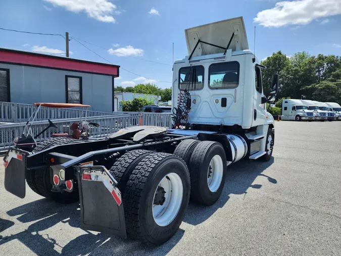 2017 FREIGHTLINER/MERCEDES CASCADIA 125