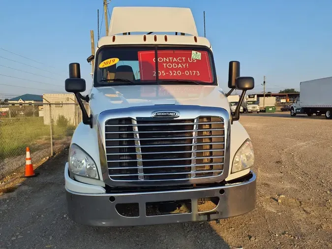 2019 FREIGHTLINER CASCADIA 125