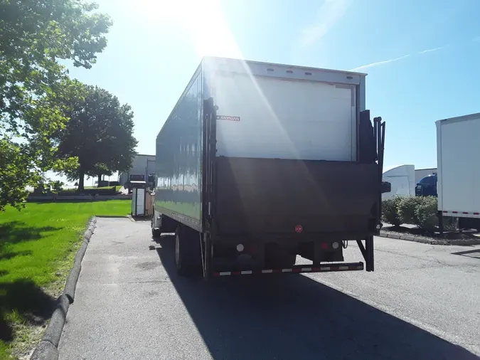 2017 FREIGHTLINER/MERCEDES M2 106