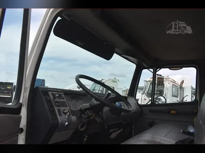 2003 FREIGHTLINER FL70