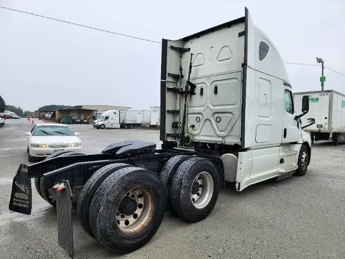 2019 Freightliner T12664ST