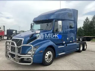 2021 VOLVO VNL64T760