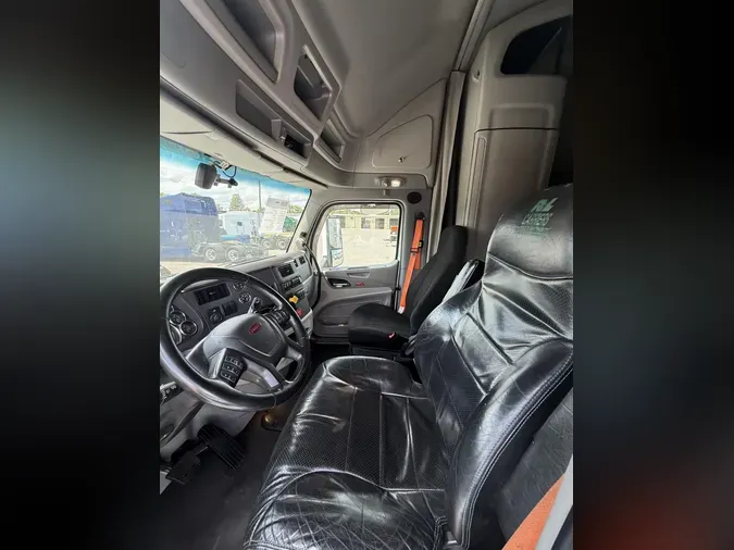 2020 Peterbilt 579