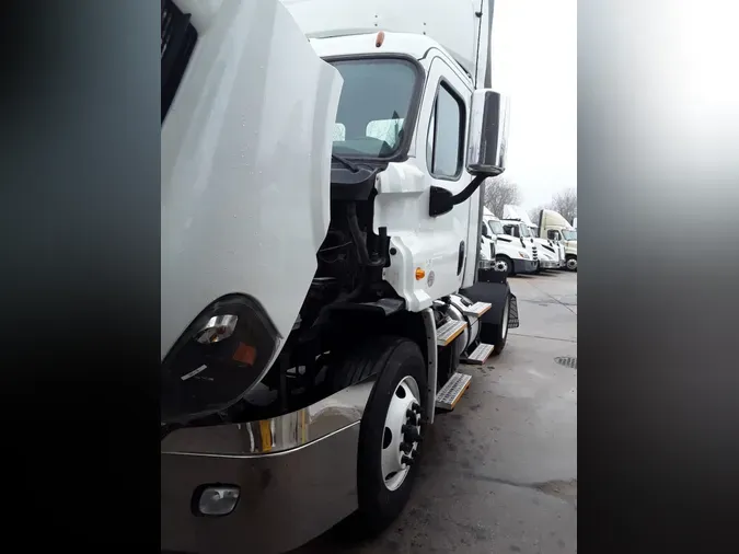 2017 FREIGHTLINER/MERCEDES CASCADIA 1136ff0c92d3b4e96d00bb1c647ca18fc01