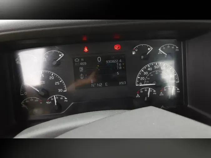 2020 Volvo VNL300