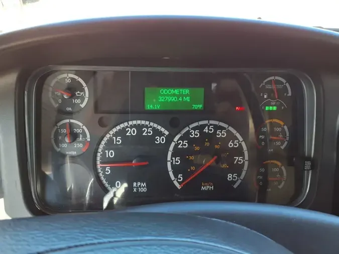 2017 FREIGHTLINER/MERCEDES M2 106