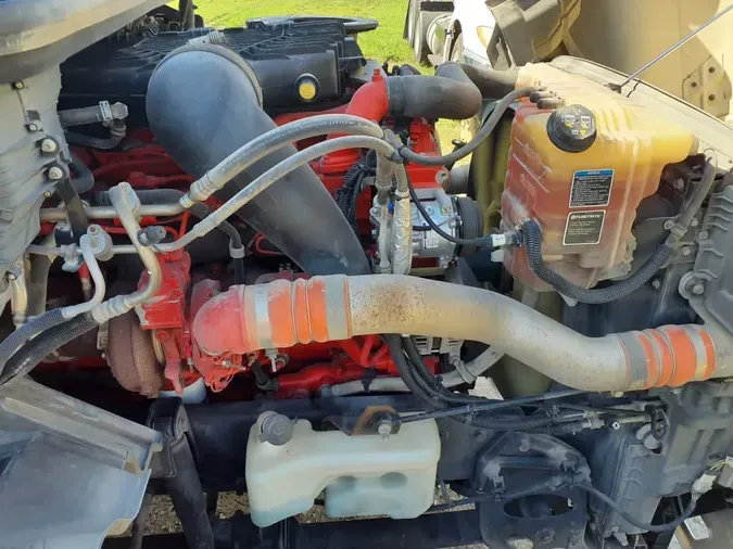 2020 NAVISTAR INTERNATIONAL LT625 SLPR CAB