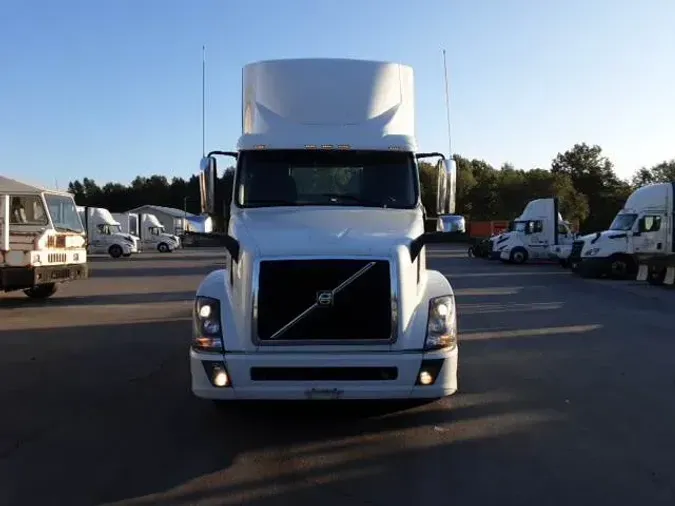 2017 Volvo VNL300