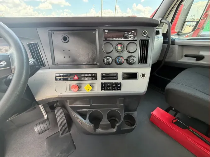2022 Freightliner Cascadia 126