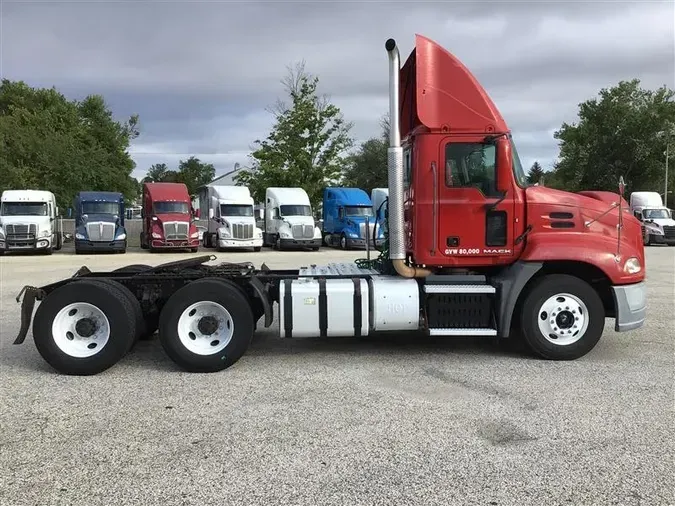 2016 MACK CXU613