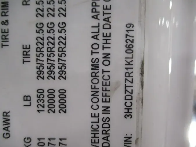 2019 NAVISTAR INTERNATIONAL LT625 DAYCAB T/A