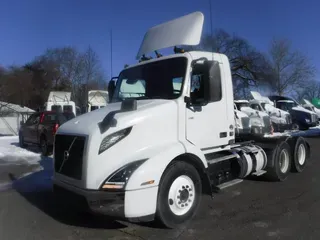 2019 VOLVO VNL