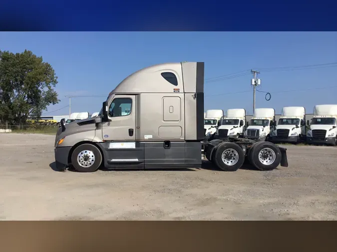2023 Freightliner Cascadia 126700225ef1de36d85111c6d7a07f040c2