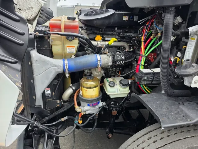 2020 FREIGHTLINER/MERCEDES CASCADIA 113