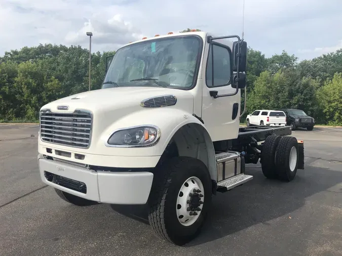 2024 Freightliner M2 106 4x4