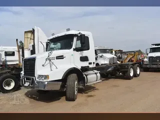2007 VOLVO VHD64B200
