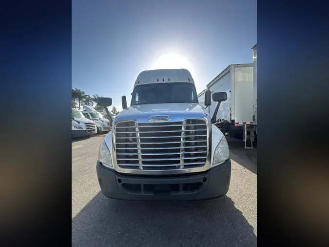 2018 FREIGHTLINER/MERCEDES CASCADIA 125