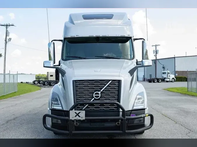 2022 VOLVO VNL64T860