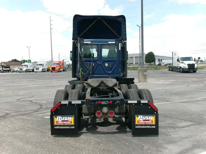 2022 Freightliner Cascadia700bc51d072737f8321101d5793f3c7d