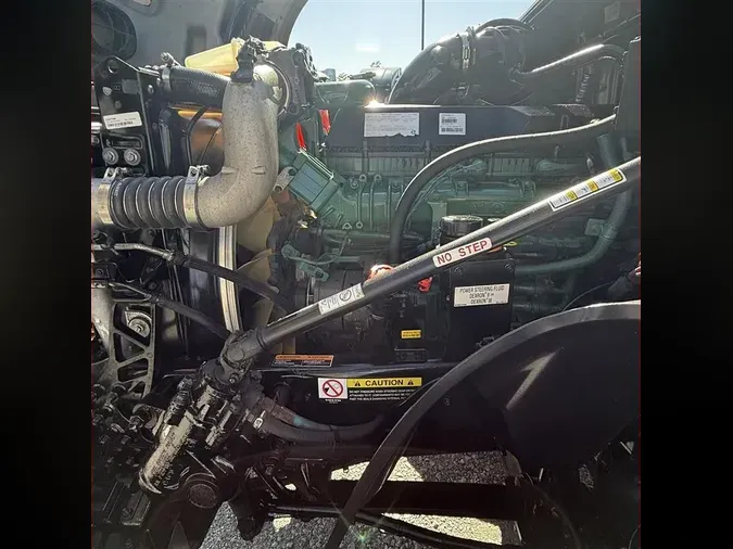 2022 VOLVO VNL740700d22e819d007686fbc654e5d70e3c4