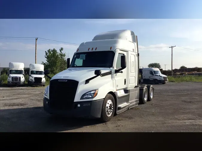 2021 Freightliner Cascadia 1267015a57b60f6015a07f6e12bf20d6a7d