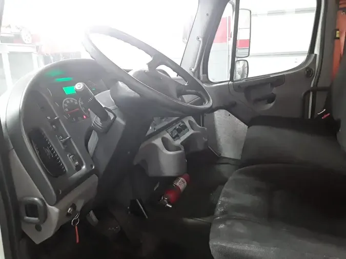 2018 FREIGHTLINER/MERCEDES M2 106
