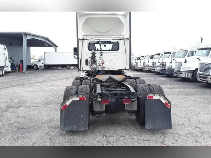 2022 NAVISTAR INTERNATIONAL LT625 DAYCAB T/A