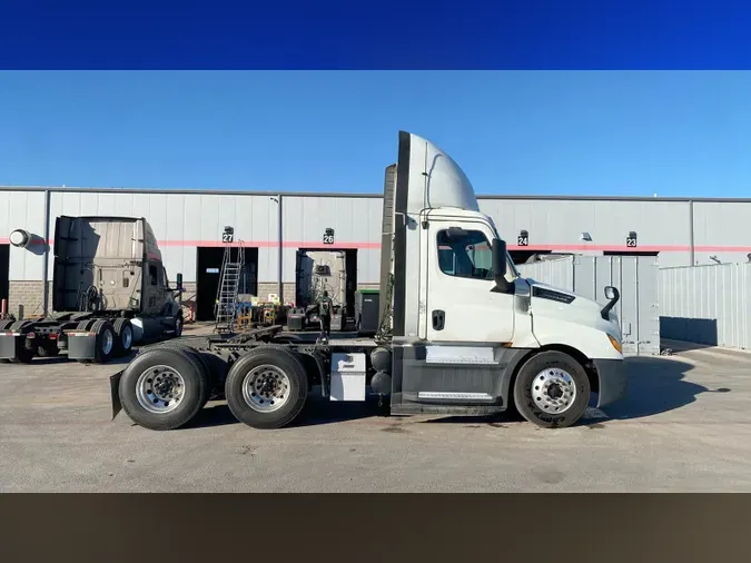 2019 Freightliner Cascadia 126
