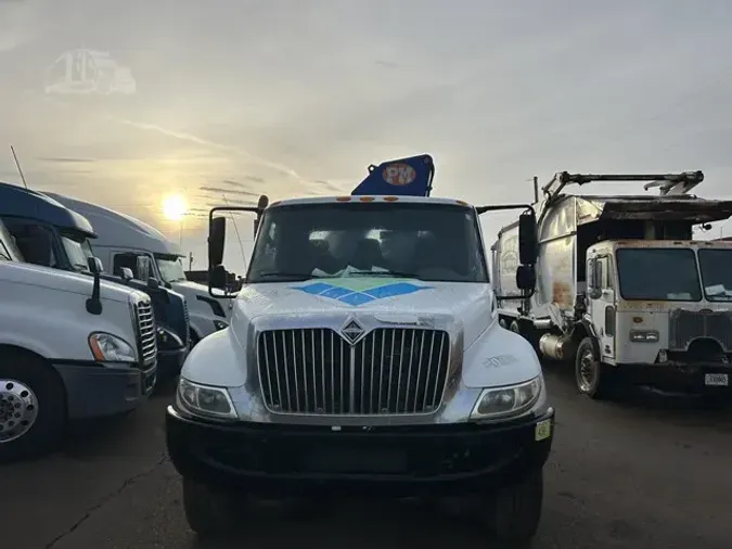 2011 INTERNATIONAL DURASTAR 4300