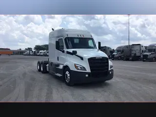 2020 Freightliner Cascadia 126