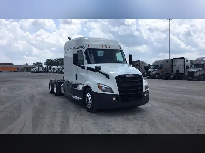 2020 Freightliner Cascadia 126701bd7c4a12ccc93248c200cd3290710