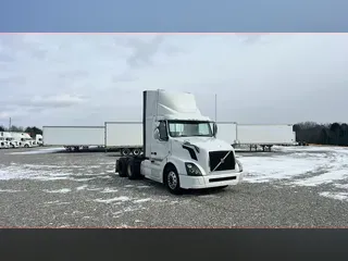 2018 Volvo VNL300