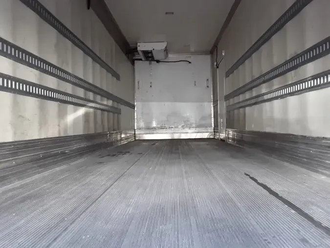 2018 FREIGHTLINER M2 106