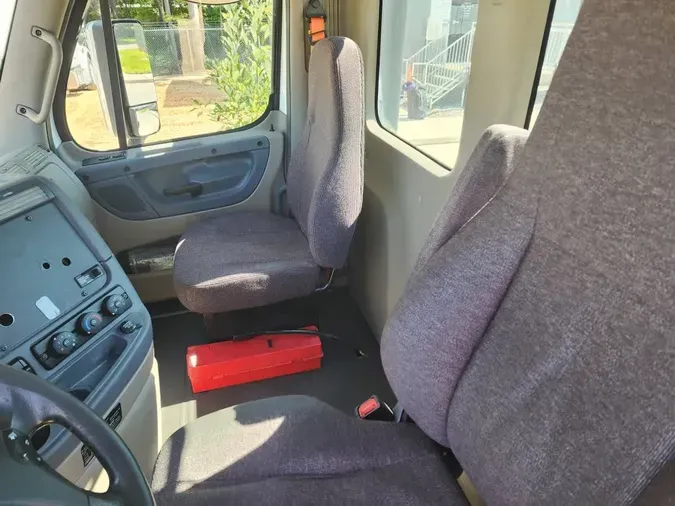 2018 FREIGHTLINER CASCADIA 11370233442db05660d73e7418d6e2aec8d