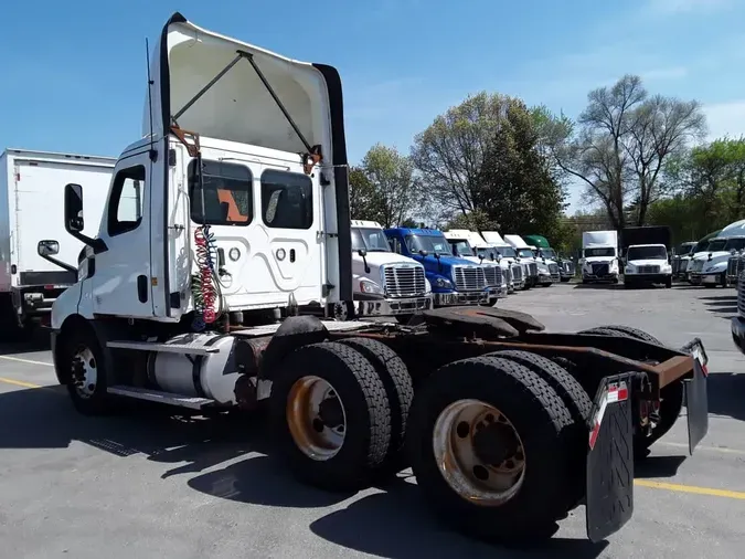 2019 FREIGHTLINER NEW CASCADIA 116