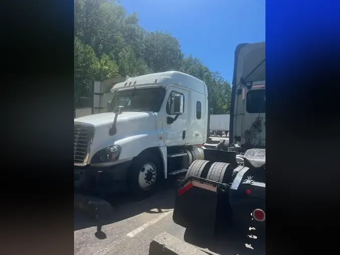 2019 FREIGHTLINER/MERCEDES CASCADIA 125