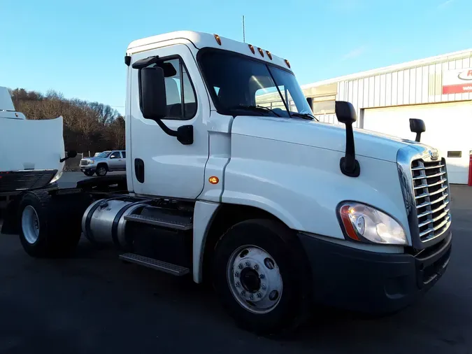 2016 FREIGHTLINER/MERCEDES CASCADIA 125