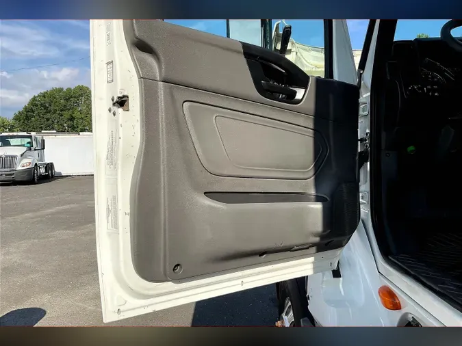 2021 INT LT625 6x4