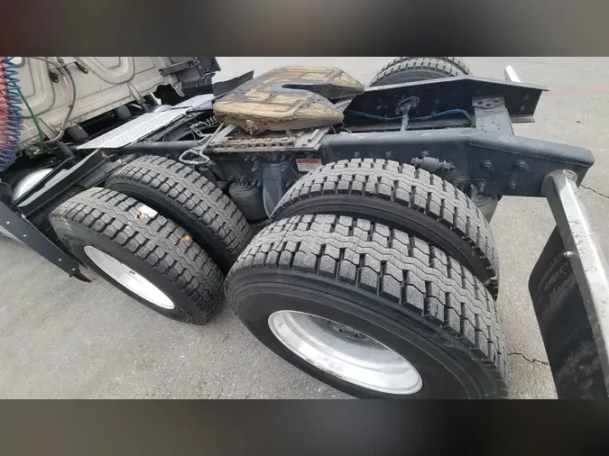 2022 Freightliner Cascadia 126703606f2ba32917f29f5258787d794a2