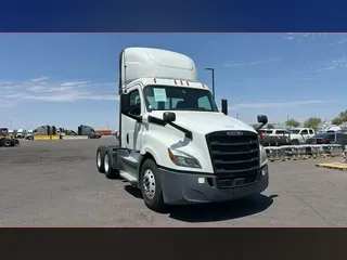 2019 Freightliner Cascadia 126