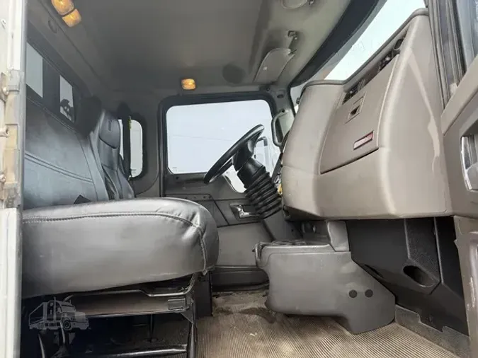 2022 KENWORTH T270