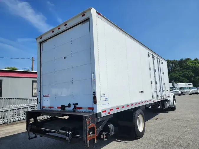 2018 FREIGHTLINER M2 106