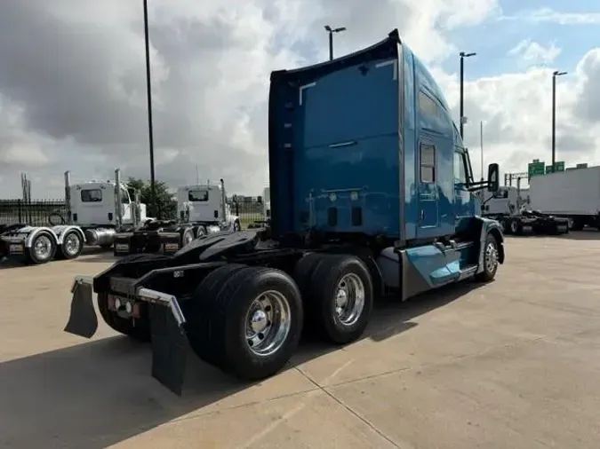 2023 Kenworth T680