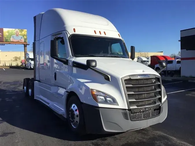 2022 FREIGHTLINER CA126