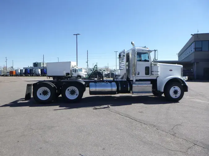 2016 Peterbilt 389