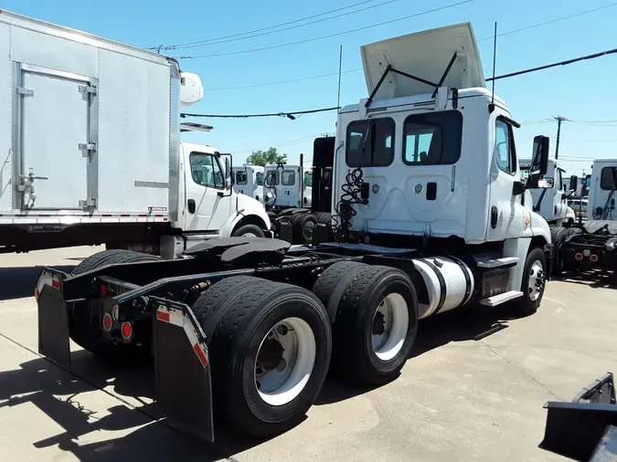 2016 FREIGHTLINER CASCADIA 125