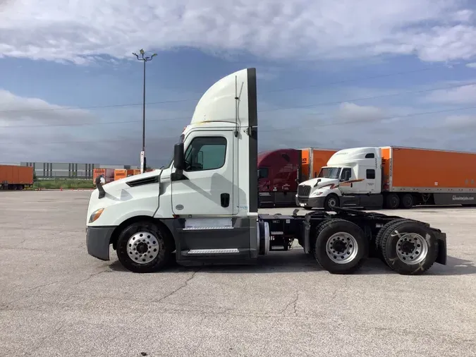 2019 Freightliner Cascadia 126