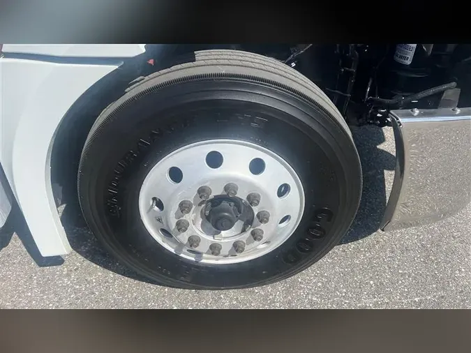 2019 FREIGHTLINER CA126