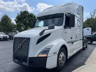 2019 VOLVO VNL860