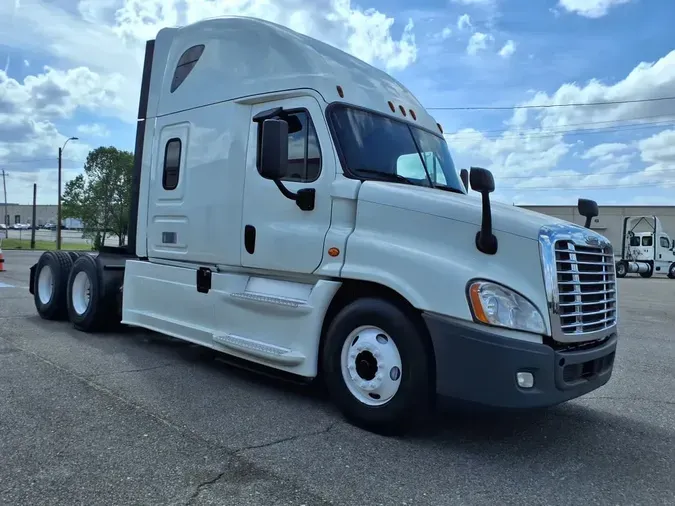 2020 FREIGHTLINER/MERCEDES CASCADIA 125